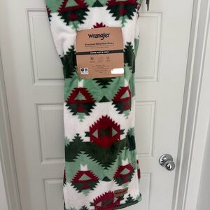 Wrangler Ultra Plush Throw Blanket with Red and Green Accents - NWT